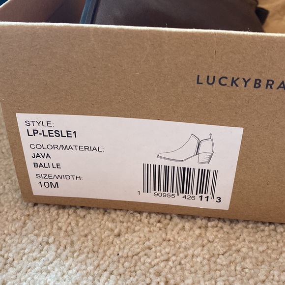 NEW in the box Lucky Brand booties size 10. Leather - Picture 3 of 3